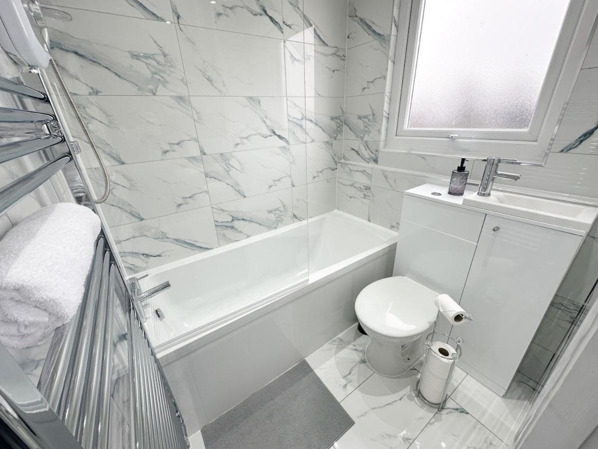Contractors Dream, 4 Bedroom 2 Bathroom Liverpool Luaran gambar