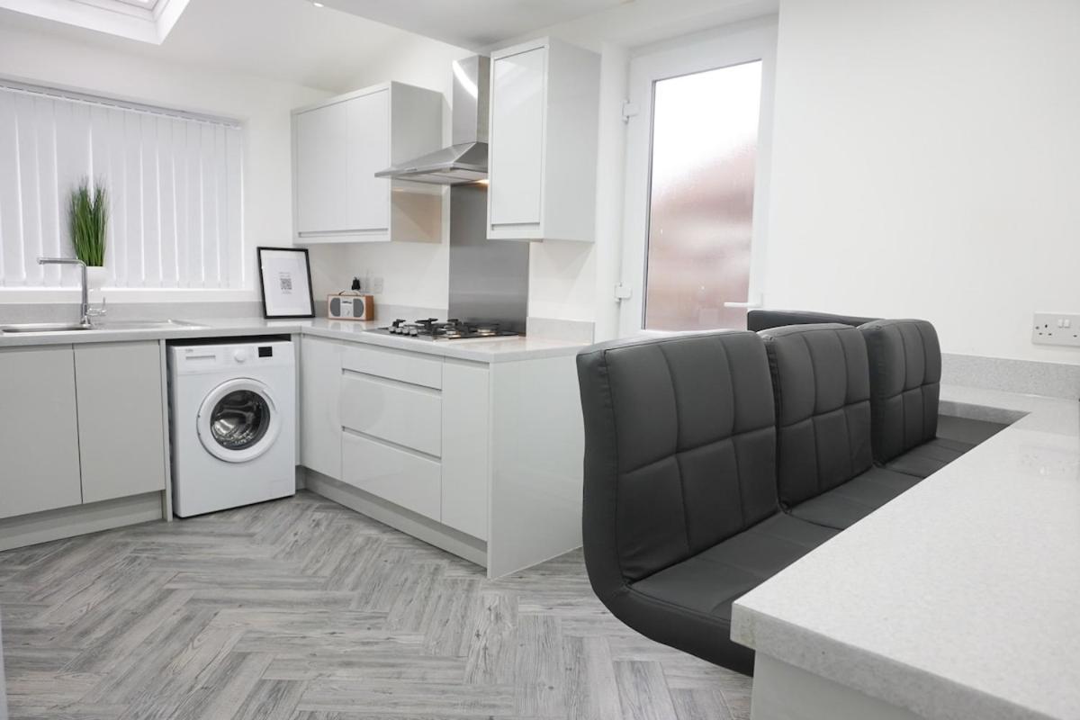 Contractors Dream, 4 Bedroom 2 Bathroom Liverpool Luaran gambar